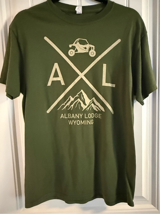 Jerzees Tops - Jerzees Olive Green Albany Lodge Wyoming Graphic Tee